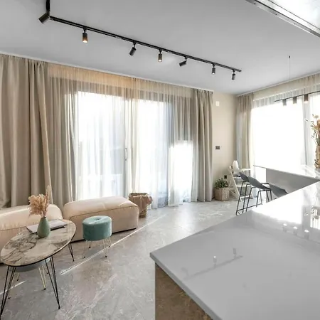8 - Luxury Roof Pools Srima