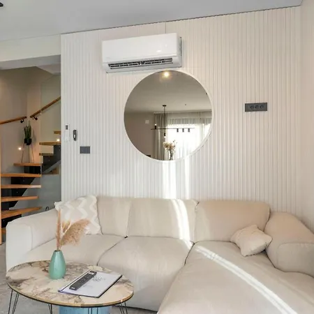 8 - Luxury Roof Pools 4*